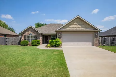 2872 W Ika Ln, Fayetteville, AR 72704