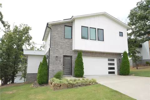 1759 E Acacia, Fayetteville, AR 72701