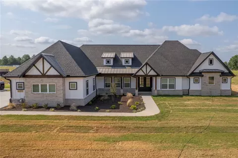13091 Bethel Blacktop Rd, Farmington, AR 72730