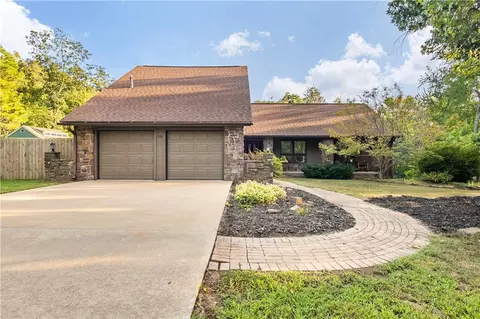 730 E Hickory Ln, Siloam Springs, AR 72761