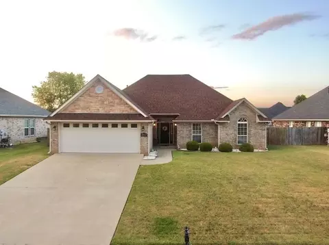 207 W Windsor Dr, Rogers, AR 72756