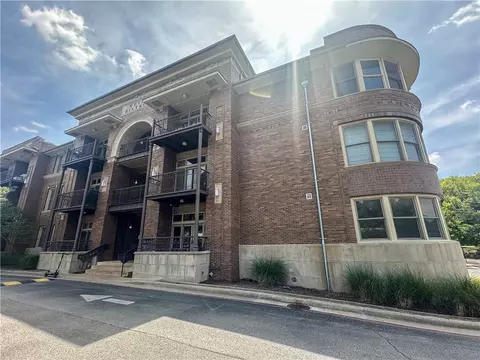 600 W Meadow St #205, Fayetteville, AR 72701