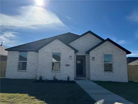 4845 W Aurora St, Fayetteville, AR 72704