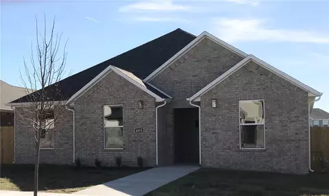 4853 W Sturgeon St, Fayetteville, AR 72704