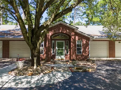 17 Pivot Rock Rd #2, Eureka Springs, AR 72632