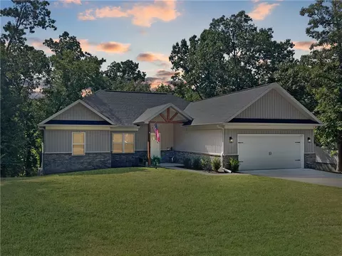 15 Overton Dr, Bella Vista, AR 72714