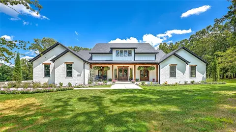 2862 N Oakland Zion Rd, Fayetteville, AR 72703