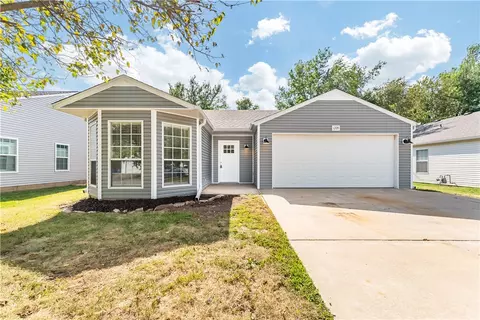 1209 Spring St, Bentonville, AR 72712