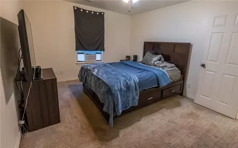 Bedroom - 1247 Apache Trl, Springdale, AR 72764 photo 3 of 3