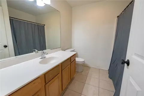 Bath - 1247 Apache Trl, Springdale, AR 72764 photo 1 of 2