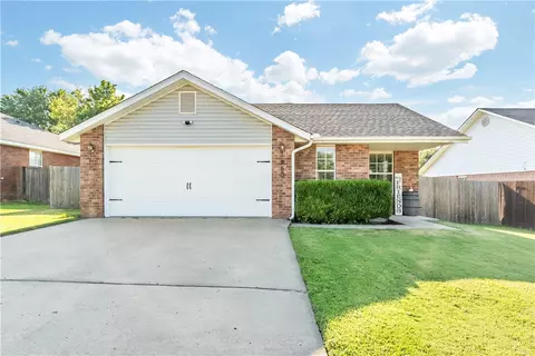 963 S Liberty Dr, Fayetteville, AR 72701