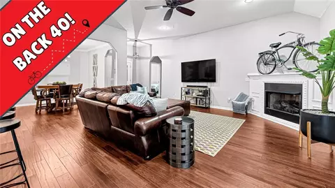 8 Keighley Ln, Bella Vista, AR 72714