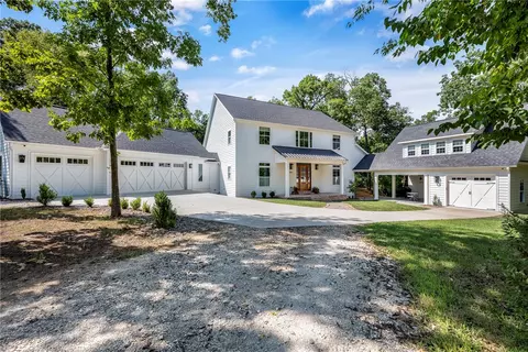 8415 W Pleasant Grove Rd, Bentonville, AR 72713