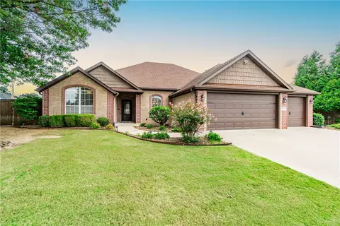 5701 67th St, Cave Springs, AR 72718