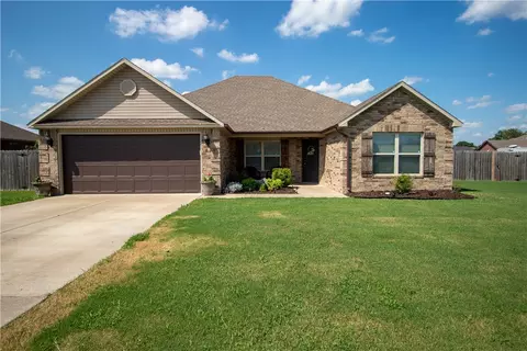 898 Red Oak St, Elkins, AR 72727