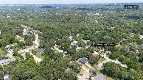 2333 Mockingbird Ln, Fayetteville, AR 72703