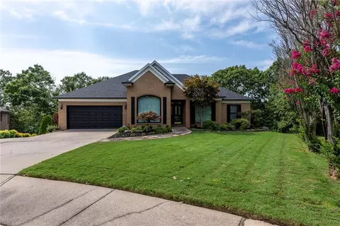 230 W 29th Ct, Fayetteville, AR 72701