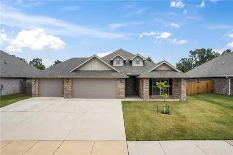 3800 Macintosh Way, Bentonville, AR 72712