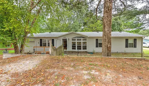 8467 Navajo Trl, Rogers, AR 72756
