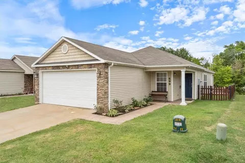 699 Cascade Cir, Springdale, AR 72764