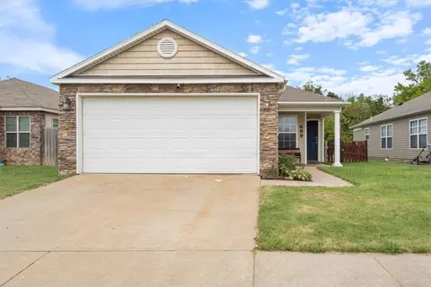Exterior - 699 Cascade Cir, Springdale, AR 72764 photo 3 of 5
