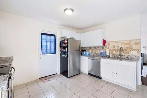 Kitchen - 699 Cascade Cir, Springdale, AR 72764 photo 2 of 2