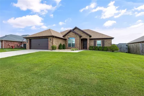 107 Mcdaniel St, Lowell, AR 72745
