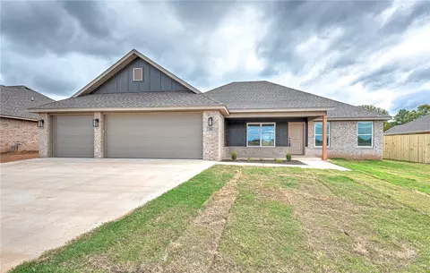 96 N Adler Ave, Farmington, AR 72730