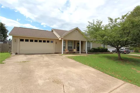 1205 Opal Cir, Van Buren, AR 72956