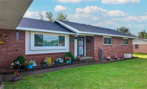 1911 S 10th Str St, Rogers, AR 72758