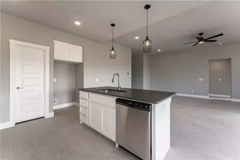 313 Silvaner St, Lowell, AR 72745 photo 9