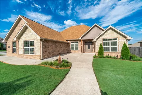 7939 Buona Sera St, Springdale, AR 72762