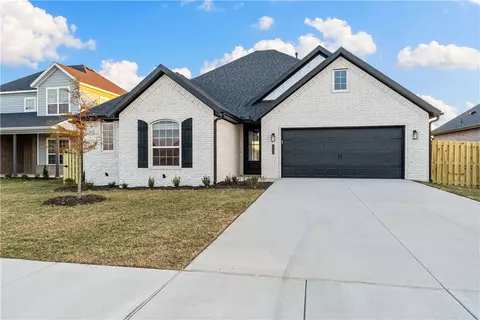 1913 Bugg St, Pea Ridge, AR 72751