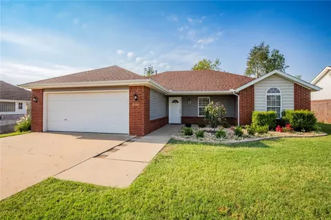 2310 W Birch St, Rogers, AR 72758