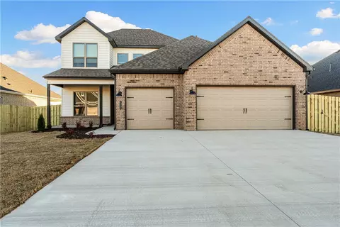 1907 Edwards St, Pea Ridge, AR 72751
