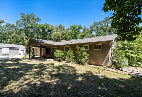 10500 Meadowlark Ln, Gravette, AR 72736