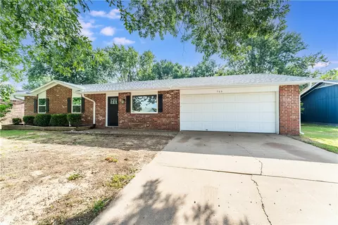 703 Andy St, Springdale, AR 72762