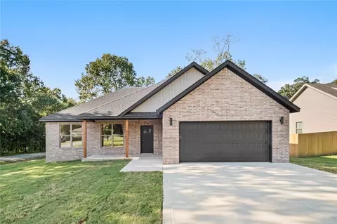 1 Eastleigh Pl, Bella Vista, AR 72714