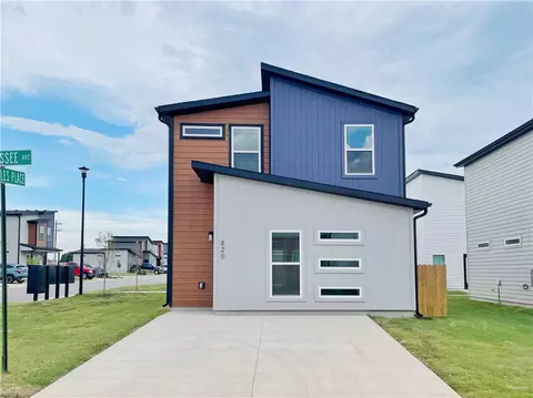 820 Tennessee Ave, Bentonville, AR 72713