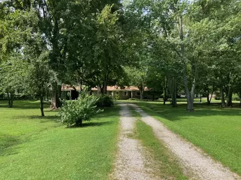 749 W Cato Springs Rd, Fayetteville, AR 72701