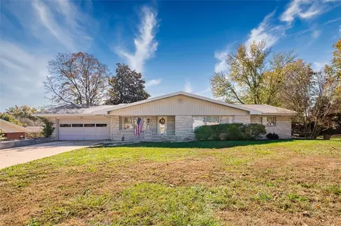1512 W Court St, Harrison, AR 72601