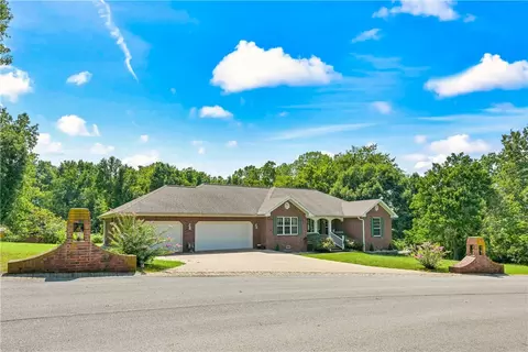 717 Laurel Cir, Neosho, MO 64850