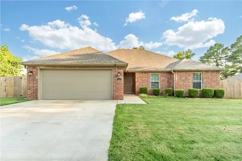 327 Homewood Pl, Lowell, AR 72745