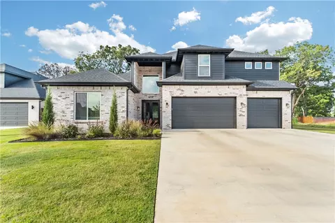 8705 W Feathered Nest, Bentonville, AR 72713
