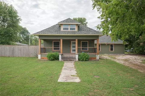 214 E Carnes St, Wheaton, MO 64874