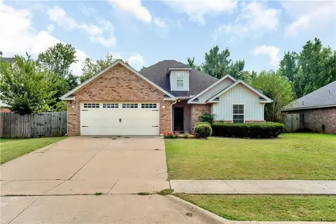 3005 SW Briar Creek Ave, Bentonville, AR 72712