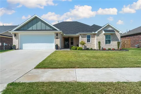 70 E Joliet St, Farmington, AR 72730