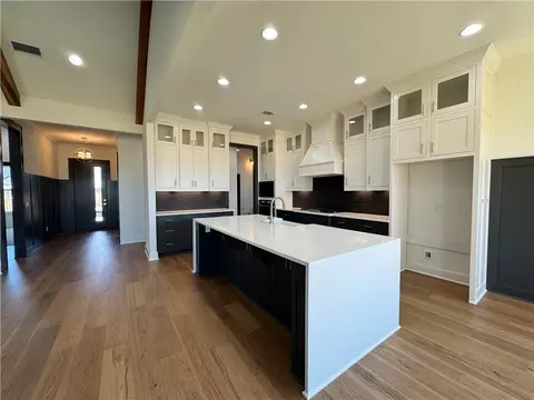 302 Estella St, Lowell, AR 72745 photo 8