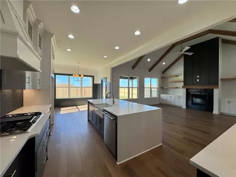302 Estella St, Lowell, AR 72745 photo 9