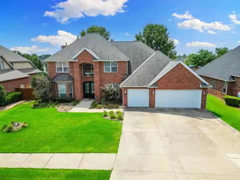 705 Thorncroft Ave, Bentonville, AR 72712